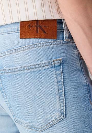 Узкие джинсы