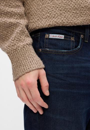 Узкие джинсы