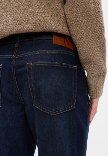 Узкие джинсы