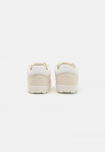 Гандбольные кроссовки