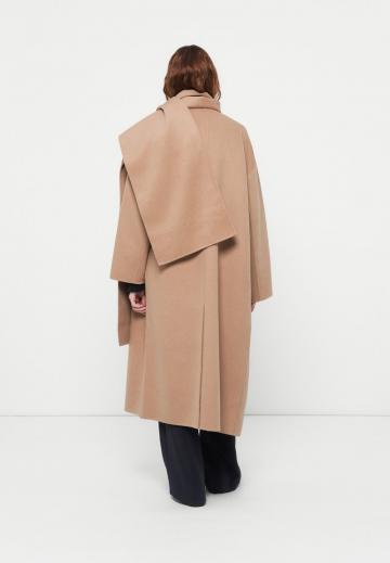 Шерстяное пальто