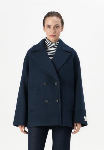 Короткое пальто