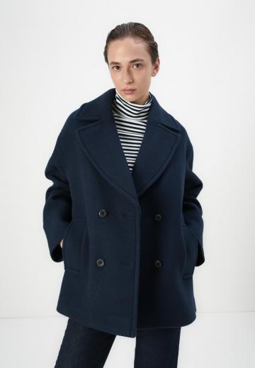 Короткое пальто