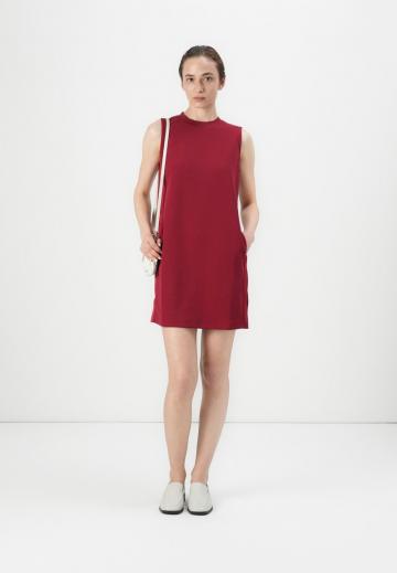 Короткое платье