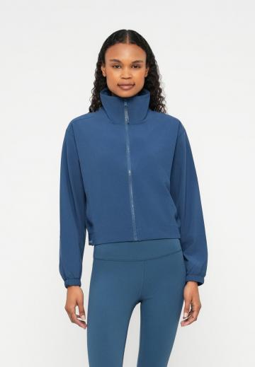 Спортивная куртка