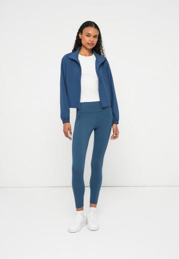 Спортивная куртка