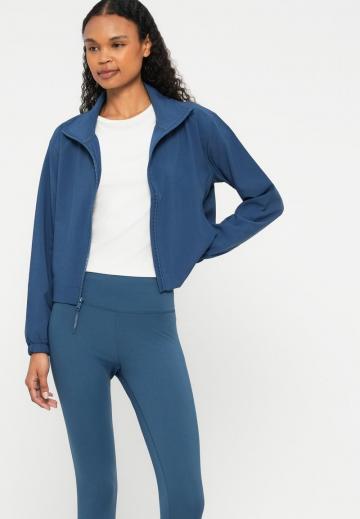 Спортивная куртка