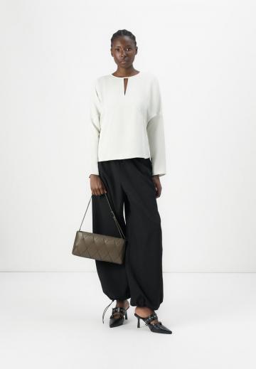 Атласная блузка