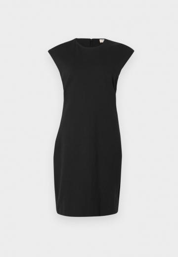 Короткое платье