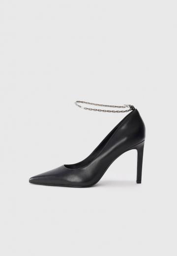 Туфли на высоком каблуке