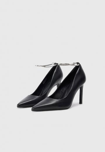 Туфли на высоком каблуке