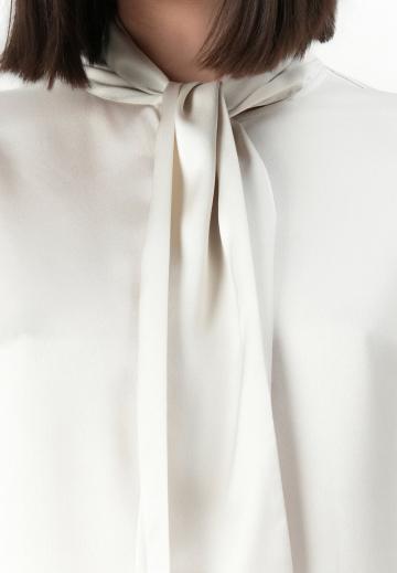 Атласная блузка