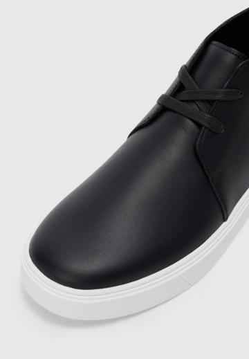 Ботинки на шнуровке