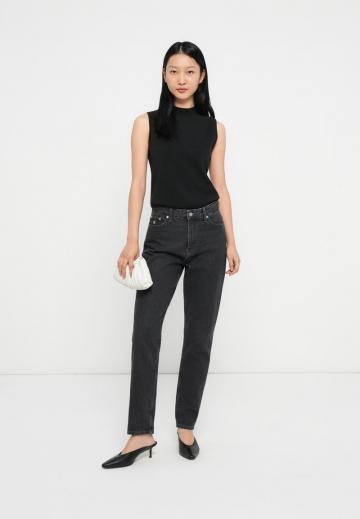 Пуловер без рукавов