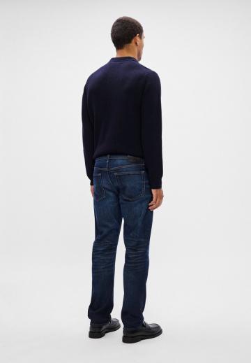 Узкие джинсы