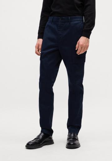 Брюки с накладными карманами