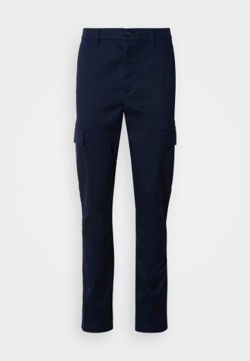 Брюки с накладными карманами