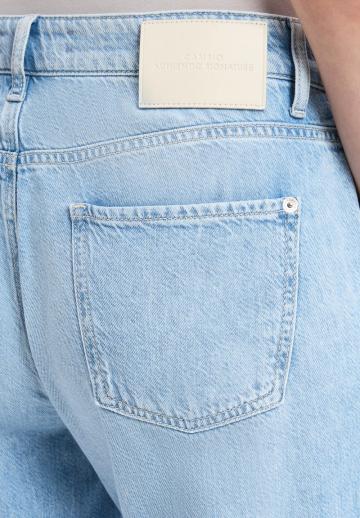 Свободные джинсы