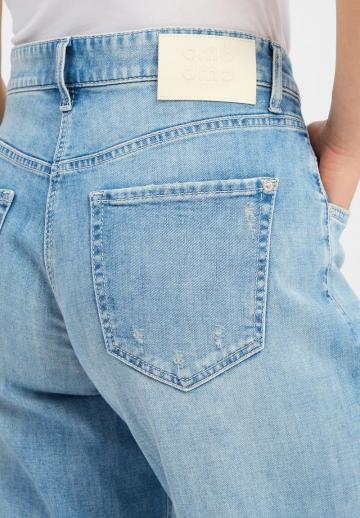 Прямые джинсы