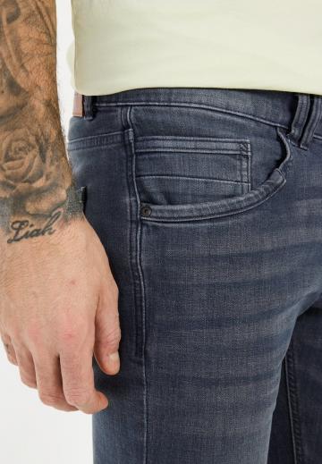 Узкие джинсы