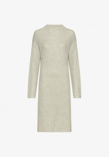 Вязаное платье