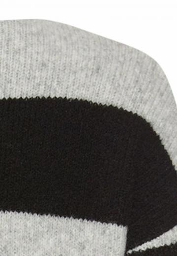 Вязаное платье