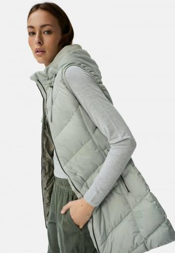 Длинный жилет