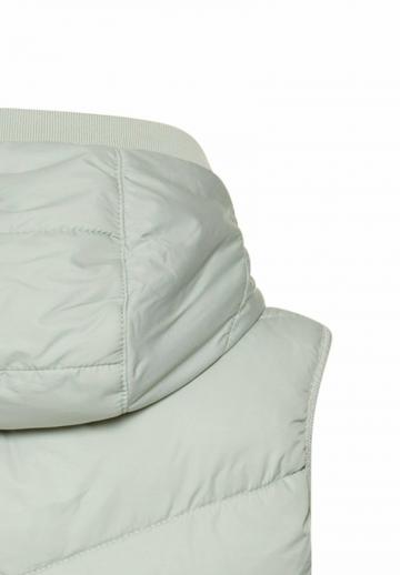 Длинный жилет