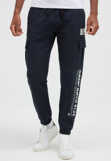 Брюки с накладными карманами