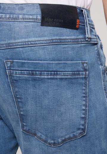 Узкие джинсы