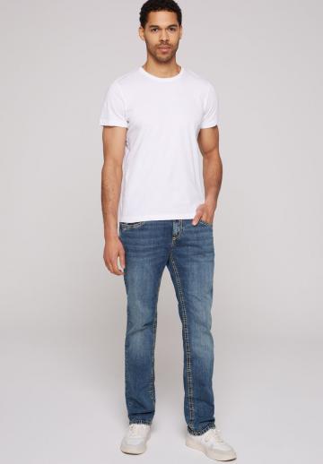 Прямые джинсы