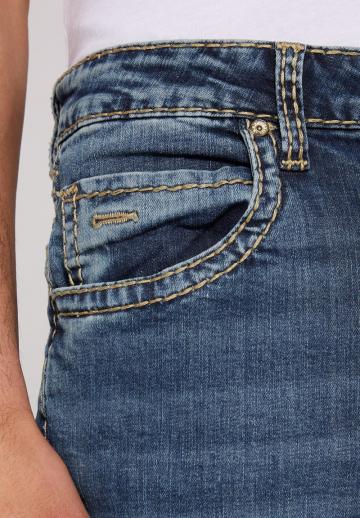 Прямые джинсы