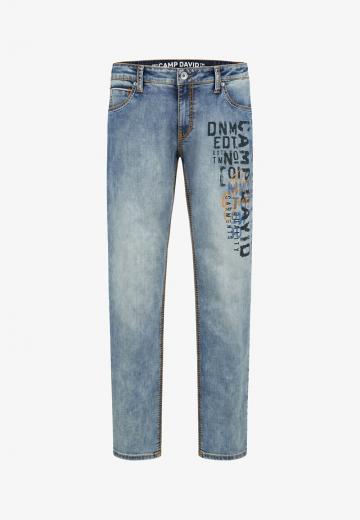 Прямые джинсы