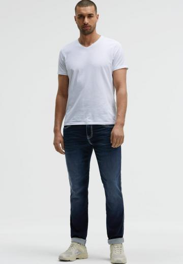 Узкие джинсы