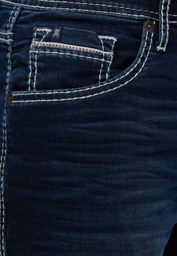 Узкие джинсы