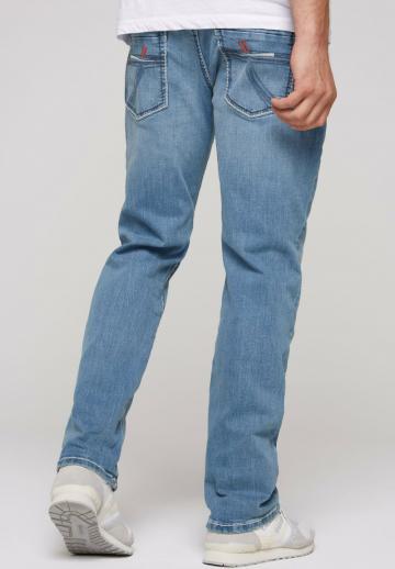 Прямые джинсы