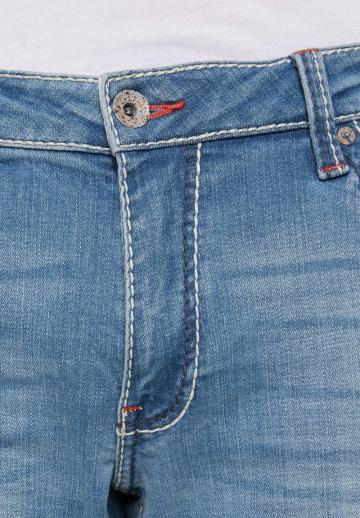 Прямые джинсы