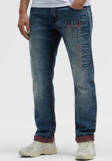 Прямые джинсы