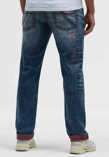 Прямые джинсы