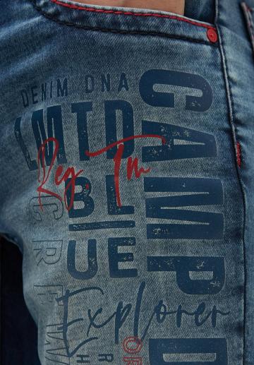 Прямые джинсы