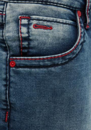 Прямые джинсы