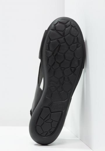 Босоножки на танкетке