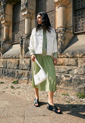 Босоножки на танкетке