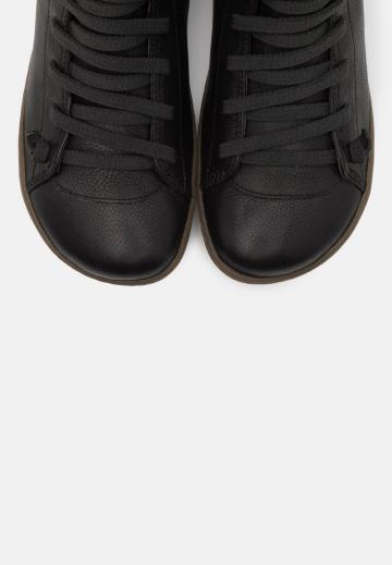 Ботинки на шнуровке