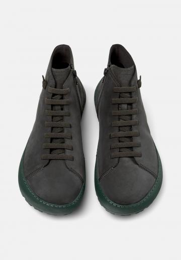 Ботинки на шнуровке