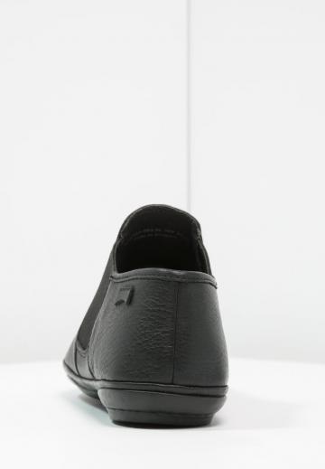 Спортивные балетки