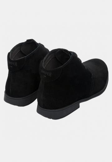 Ботинки на шнуровке