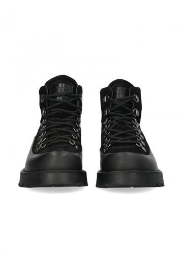 Ботинки на шнуровке