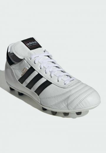 Футбольные бутсы