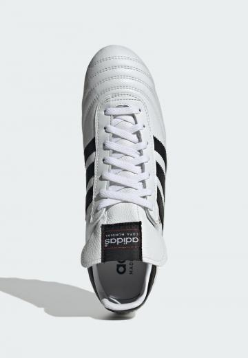 Футбольные бутсы